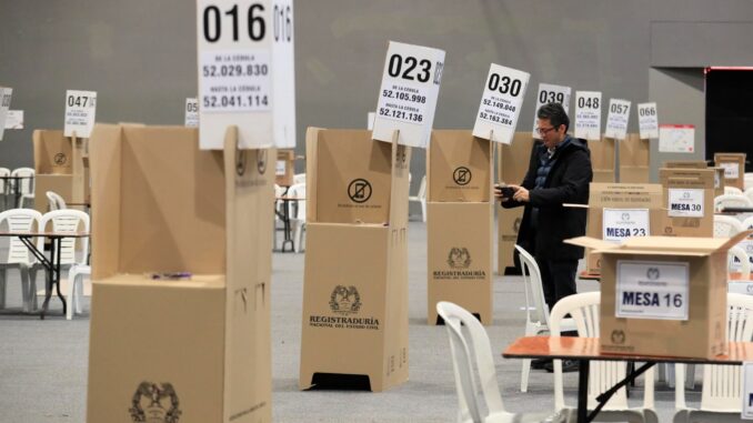Una Colombia fracturada llega a su balotaje decisivo