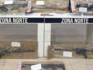 Aseguran seis fusiles de asalto, cartuchos útiles y un vehículo; tres detenidos, dos paseñas 