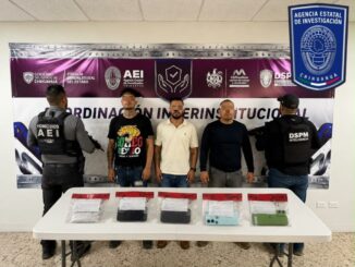 Detienen AEI y Policía Municipal a 3 masculinos con droga en la colonia Cerro de la Cruz
