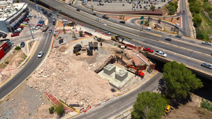 Avanza Municipio con reubicación de línea de drenaje en lateral del periférico de la Juventud