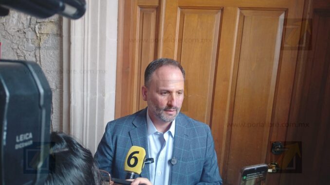 Santiago de la Peña atribuye al Gobierno Federal ingreso del gusano barrenador tras primer caso en Chihuahua