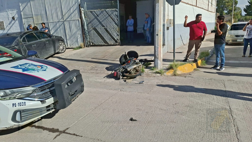 Motociclista resulta lesionado tras choque en cruce de cuatro altos