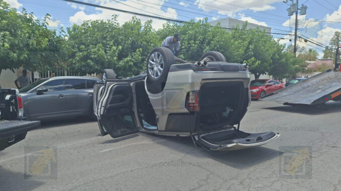 Vuelca en San Felipe y queda lesionado; tres vehículos involucrados