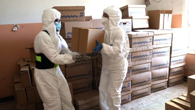Rescatan más de 700 cajas de documentación de la Fundidora de Ávalos