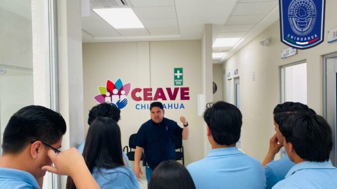 Recorren alumnos de preparatoria a edificio de la FGE Noroeste