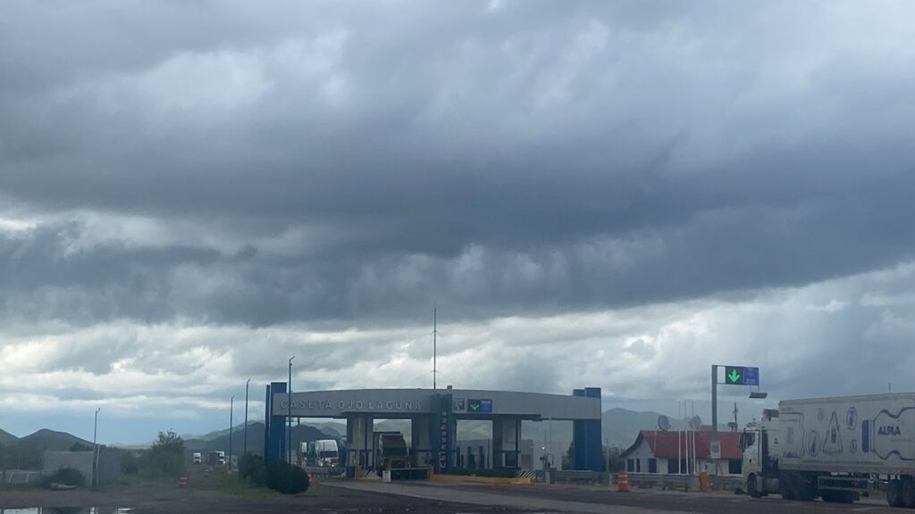 Pronostican viento fuerte y lluvias en la región noroeste