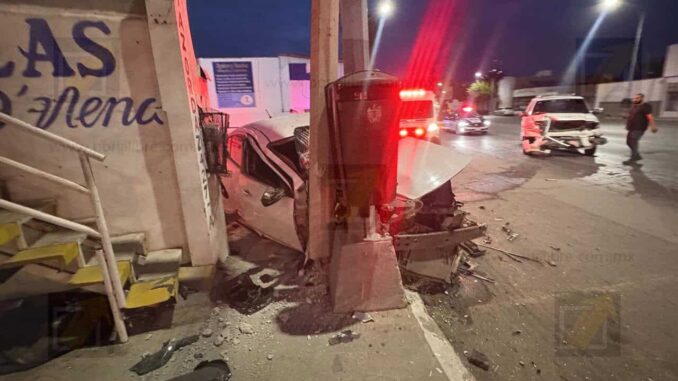 Pierde control y provoca choque contra auto estacionado en el Díaz Ordaz