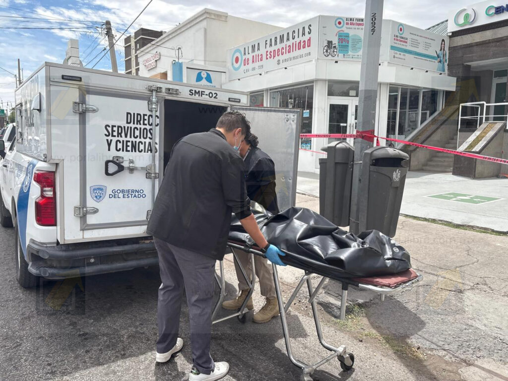 Fallece hombre en situación de calle; investigan posible sobredosis