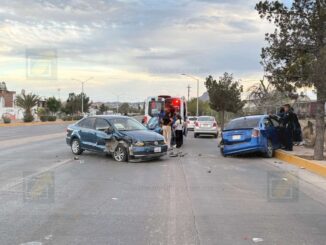 Conductora choca y atropella a hombre en avenida de Las Industrias