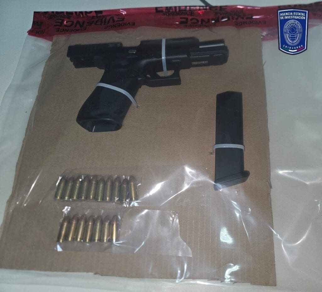 Detienen durante cateo a pareja con arma de fuego y drogas
