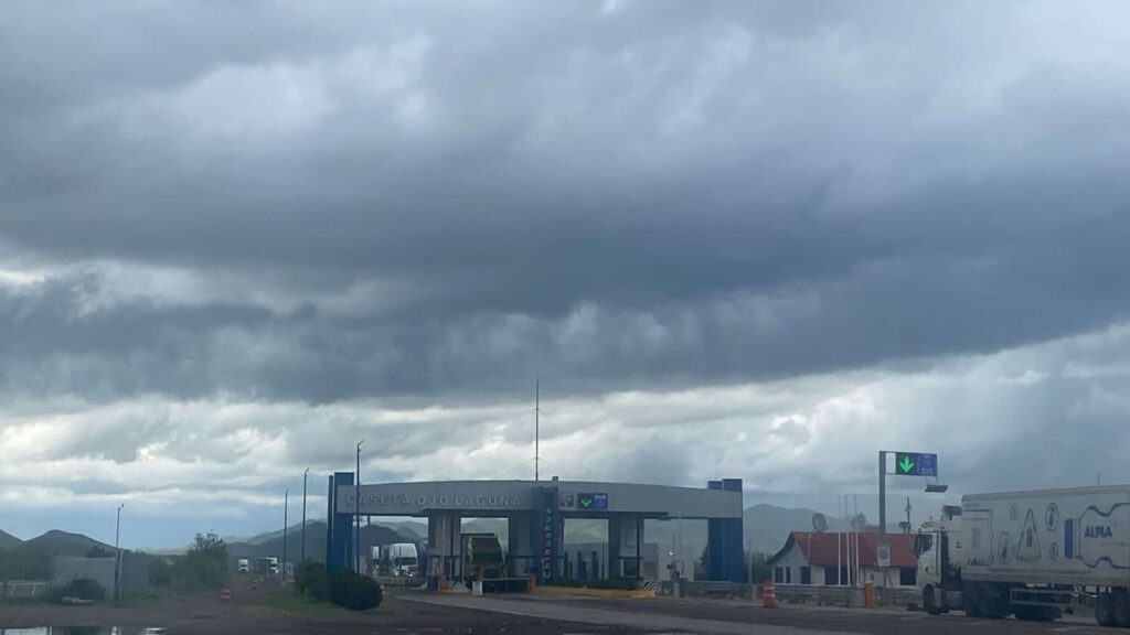 Emiten alerta preventiva por descenso de temperaturas, viento fuerte y lluvia para el fin de semana