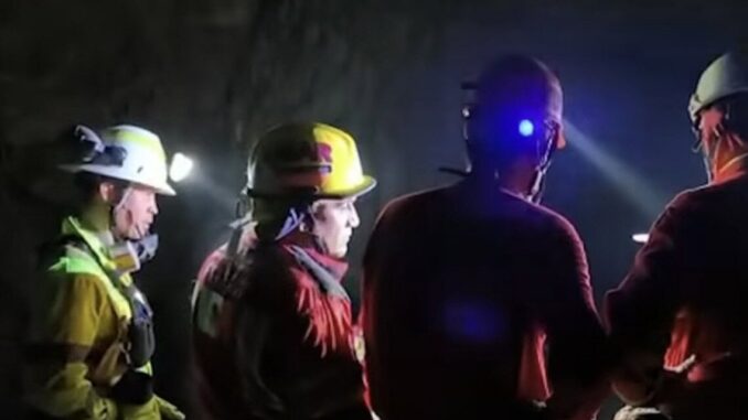 Continúan los esfuerzos para rescatar a mineros atrapados en Sinaloa