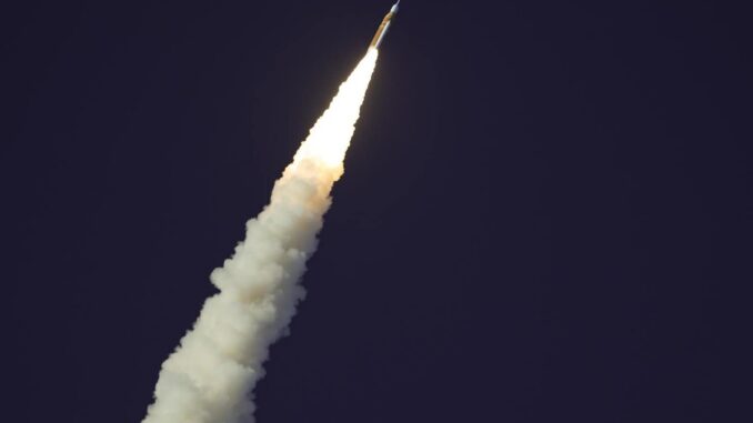 Nombres de 52 mexicanos víctimas de desaparición viajan al espacio en la misión Artemis II