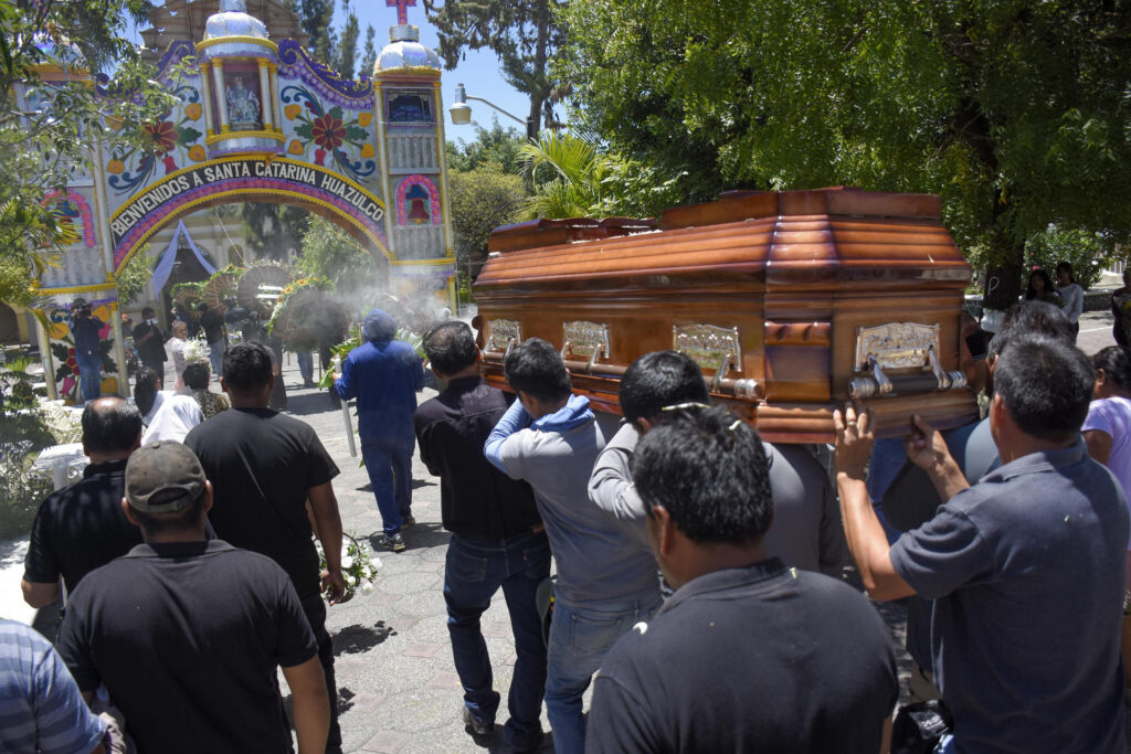 Despiden a Valentín Lavín Romero, alcalde de Temoac, en medio de un gran dispositivo de seguridad