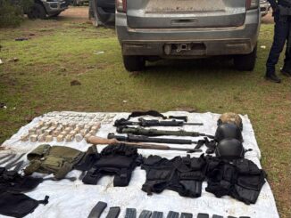 En enfrentamiento en Guerrero policías estatales abaten a sicario y aseguran vehículos, armas y equipo táctico 