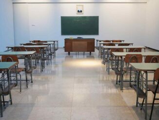 SEP ordena el cierre de las escuelas militarizadas tras muerte de Dafne Zapata