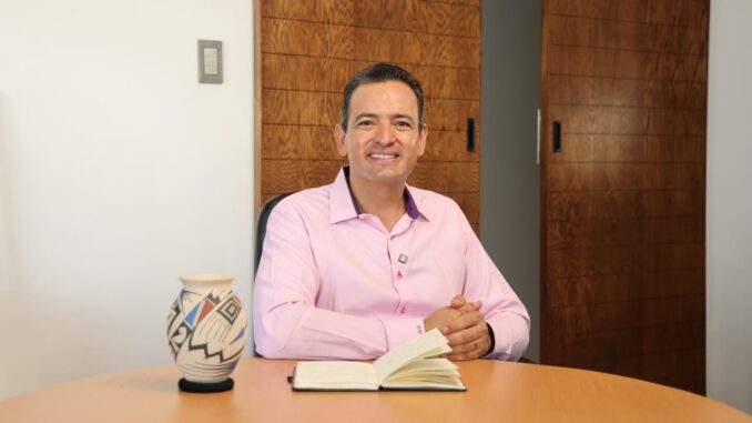 Lanza Marco Bonilla el «Reto  Vida» para donar carreolas y portabebés a familias vulnerables