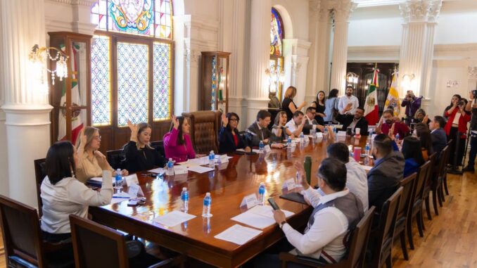 Cabildo toma protesta a dos miembros del Consejo Consultivo de Participación Ciudadana
