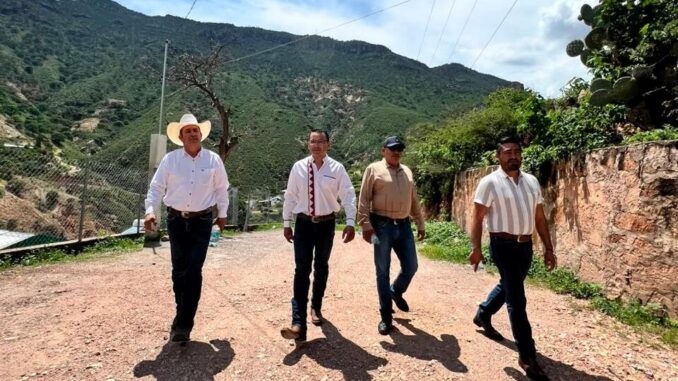 Gestiones de Jaime Torres para el Dtro 13 son realidades; inicia obra de pavimentación hidráulica en Maguarichi