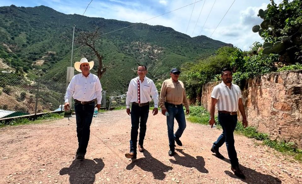 Gestiones de Jaime Torres para el Dtro 13 son realidades; inicia obra de pavimentación hidráulica en Maguarichi
