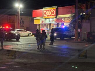 Ejecutan a hombre apodado frente a tienda de conveniencia en la colonia Revolución