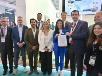 Firma Municipio de Chihuahua hermanamiento con Wichita, Kansas para fortalecer la industria aeroespacial
