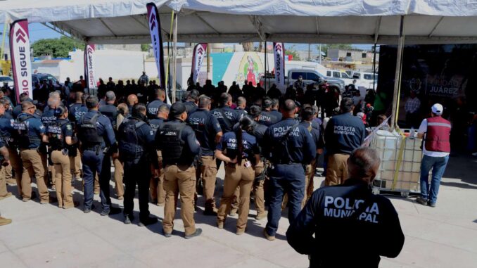 Reconocen a Policías por participar en Juárez Amanece Limpio