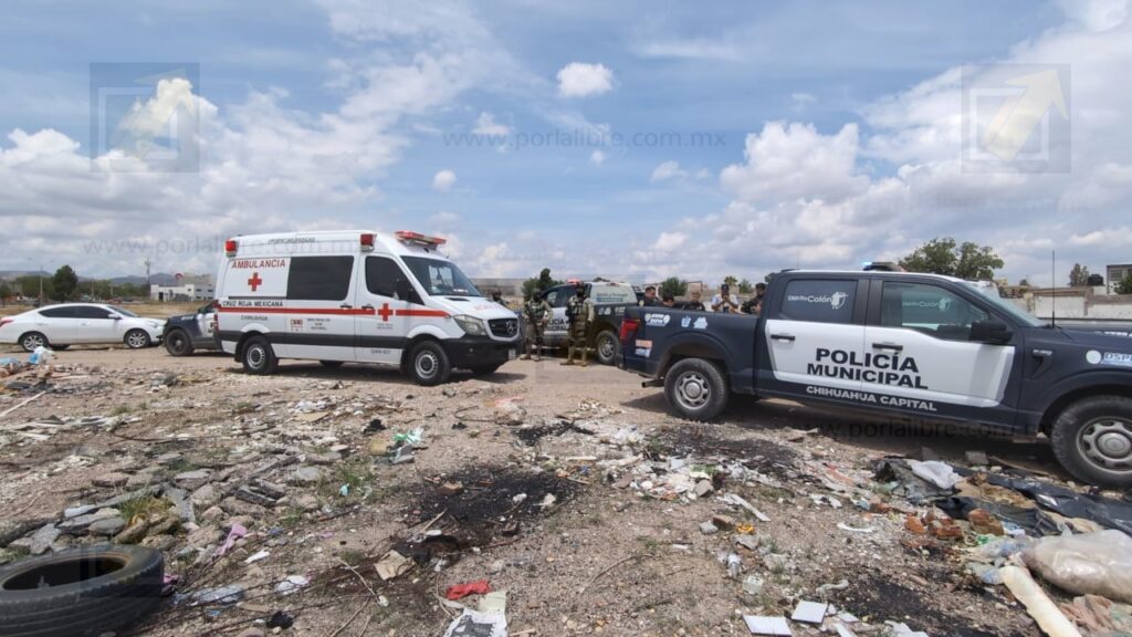 Rescatan a hombre con severas quemaduras en un terreno baldío al norte de Chihuahua