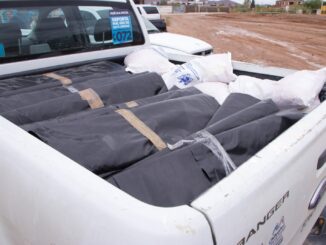 Ofrece Municipio tramos de hule para proteger viviendas por lluvias