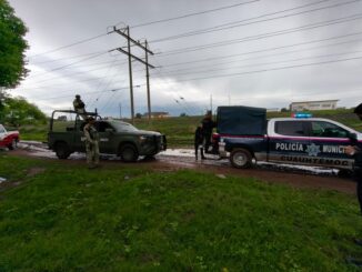 En Cuauhtémoc fuertes lluvias arrastran en arroyos al menos a tres personas; un muerto