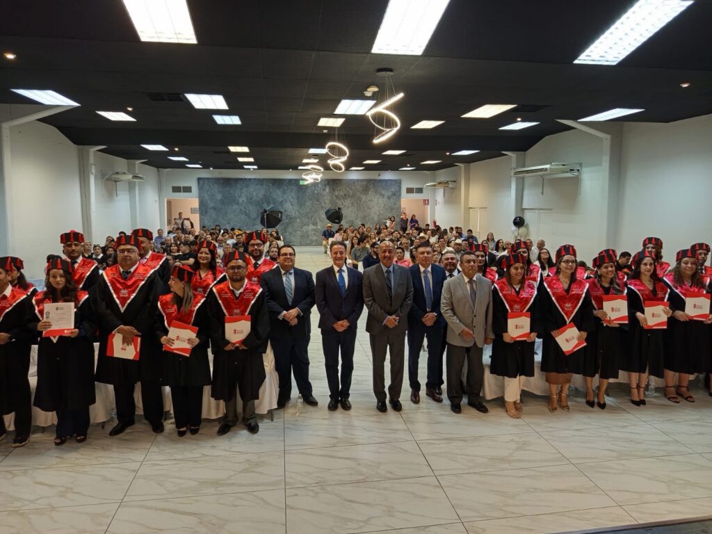 Entregan cartas de pasante del Doctorado en Educación de la Ensech y la Universidad YAAN