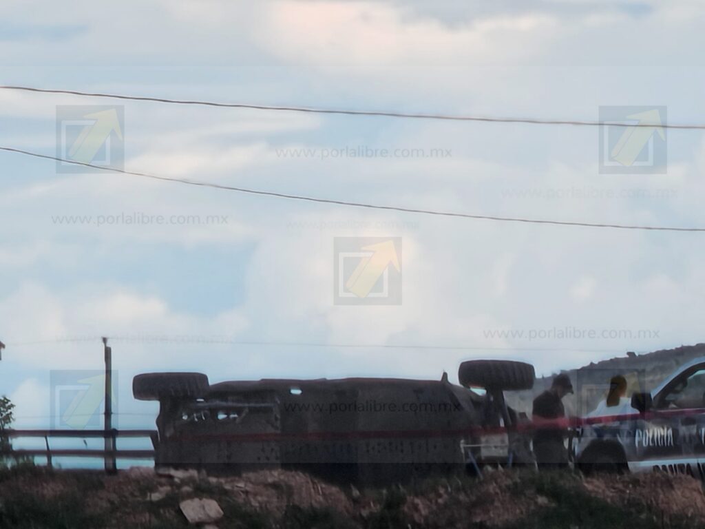 Vuelcan en un RZR en Santa Isabel; un muerto y un lesionado