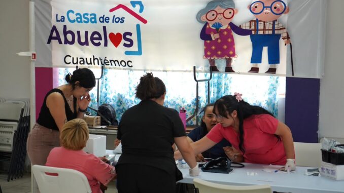 Lleva Estado Feria de Salud a la Casa de los Abuelos de Cuauhtémoc