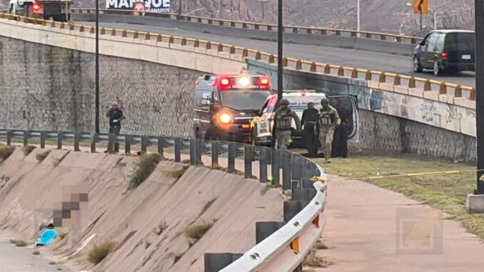 Localizan hombre sin vida en canal de la vialidad Los Nogales