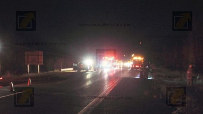 Falla mecánica provoca encontronazo entre motocicletas en carretera Delicias a Chihuahua