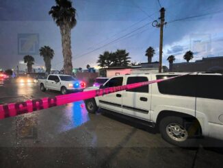 Hallan hombre sin vida afuera de una vivienda en Praderas del Sur; probable sobredosis