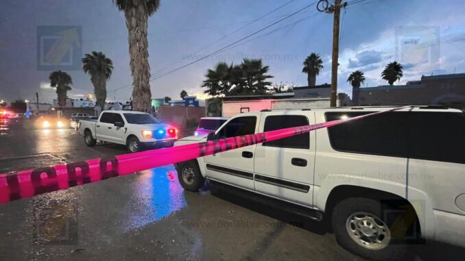 Hallan hombre sin vida afuera de una vivienda en Praderas del Sur; probable sobredosis