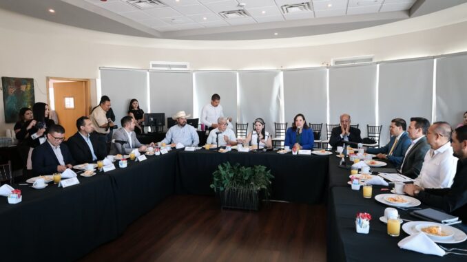 Joss Vega y Nancy Frías, junto a Secretarías de Gobierno del Estado, dan seguimiento al programa “Juntos Construimos” para fortalecer la infraestructura y equipamiento educativo