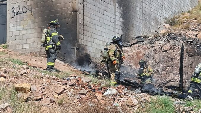 Incendio consume vivienda de madera en la colonia Proletaria Ampliación; investigan posible acto intencional