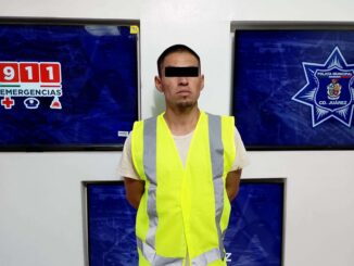 Rocía a su esposa con gasolina para matarla; lo detienen
