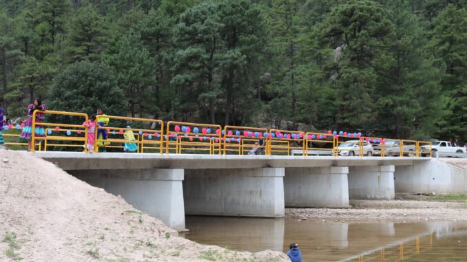 Inauguran puentes vehiculares para ingreso a la Cascada de Cusárare