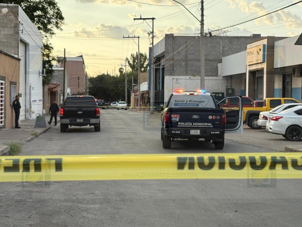 Hallan a hombre sin vida en estacionamiento de paquetería; investigan presunta sobredosis