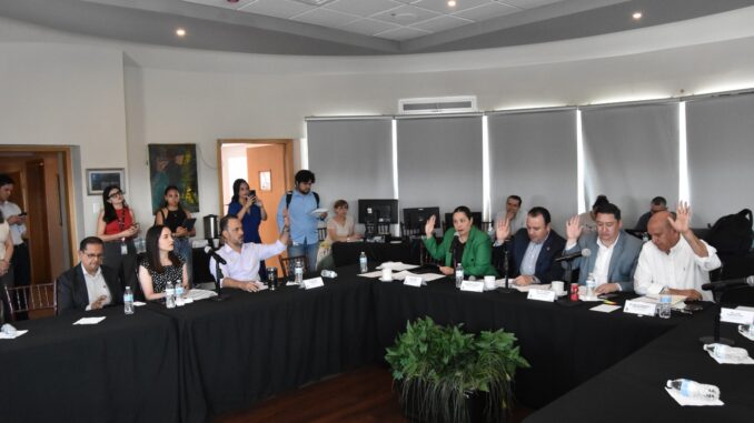 Notifican turno de iniciativas constitucionales para autonomía de la FGE