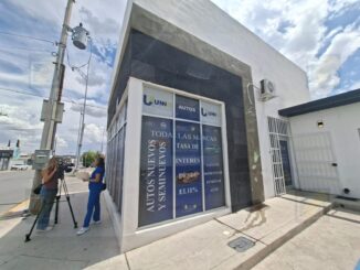 Afectados por autofinanciadora exigen devolución de su dinero; denuncian retrasos en entrega de vehículos