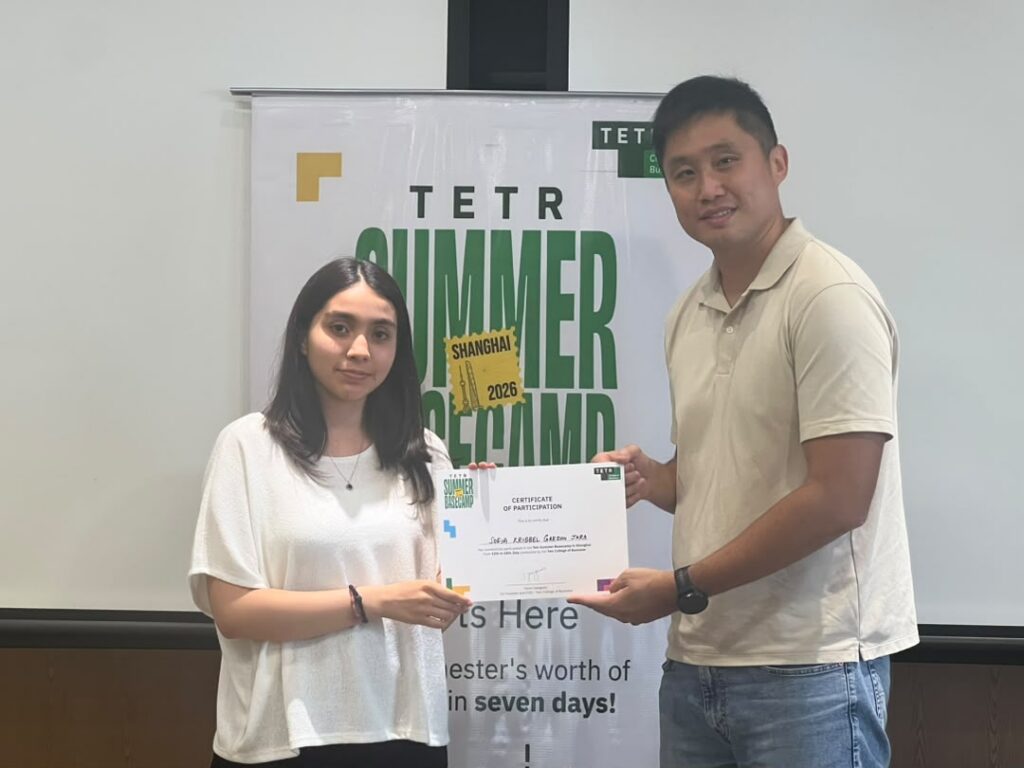 Alumna de La Salle Chihuahua gana primer lugar mundial de emprendimiento con IA en China a los 15 años