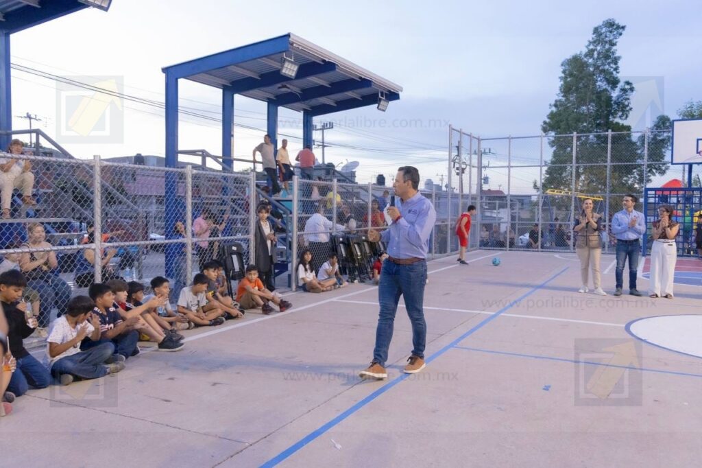 Entrega Marco Bonilla rehabilitación del parque Mármol III en beneficio de más de mil 500 vecinos