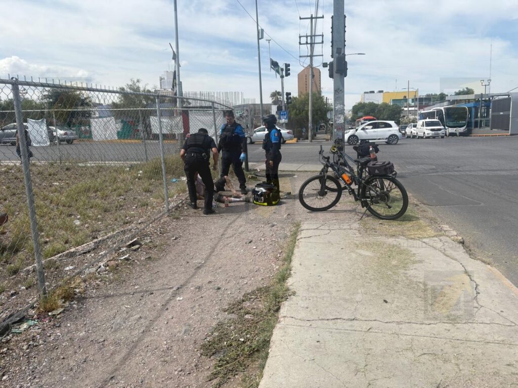 Adulto mayor en situación de calle recibe atención tras ser localizado lesionado en la zona Centro