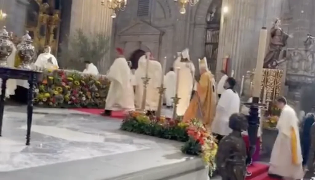 La Iglesia toma posición: ninguna autoridad puede impedir que se expresen ideas o se difunda información