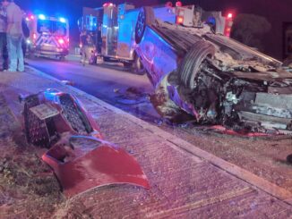 Alcohol y exceso de velocidad terminan en aparatosa volcadura sobre la Vialidad Sacramento