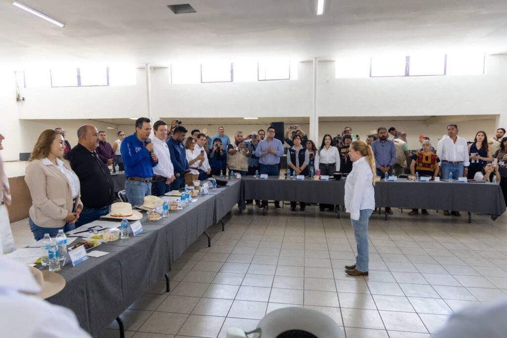 Toma protesta Alma Cristina Treviño Olivas como regidora del Ayuntamiento